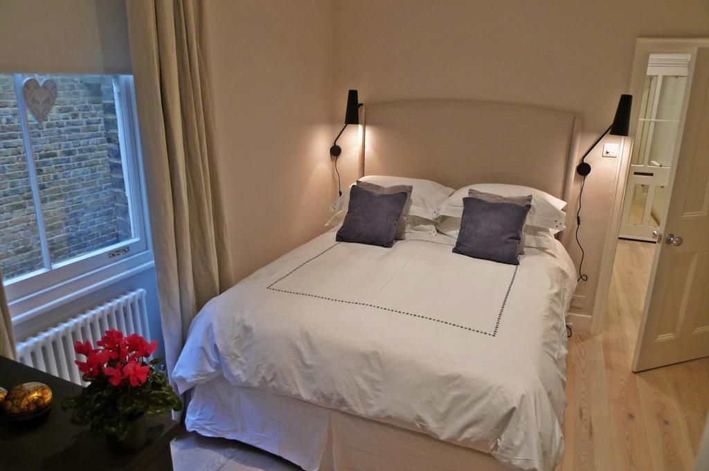 Sparkling Apartment In Kensington Olympia Лондон Экстерьер фото
