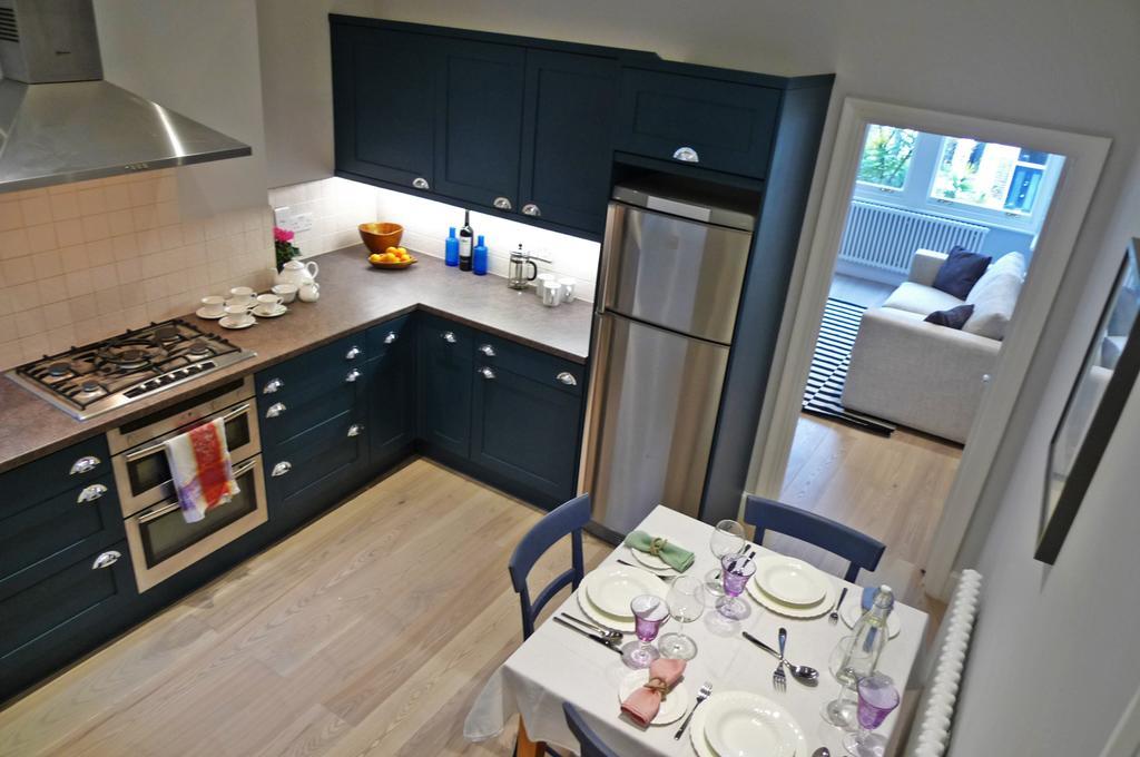 Sparkling Apartment In Kensington Olympia Лондон Экстерьер фото
